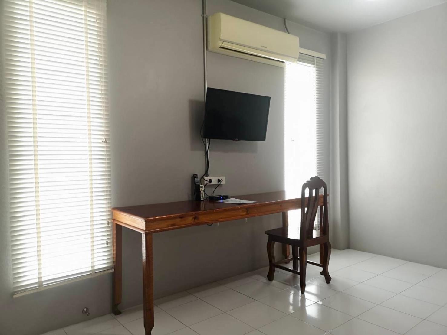 Siri Guesthouse @ Surat Thani Exterior photo