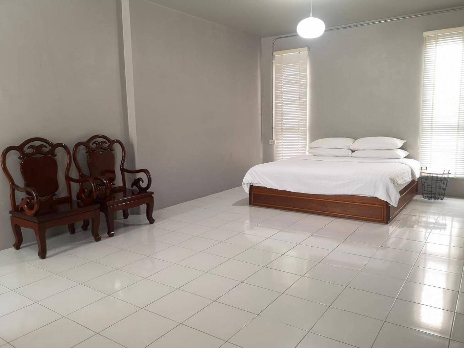 Siri Guesthouse @ Surat Thani Exterior photo