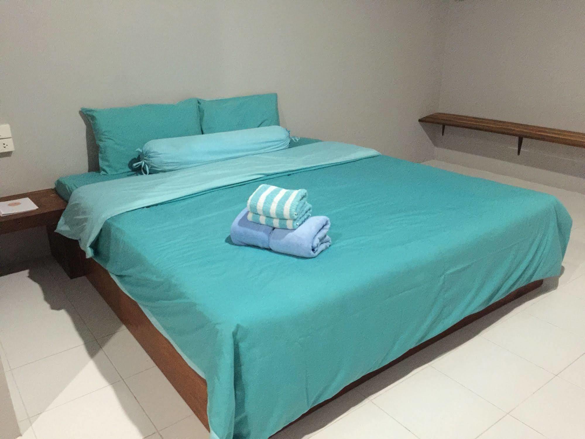 Siri Guesthouse @ Surat Thani Exterior photo