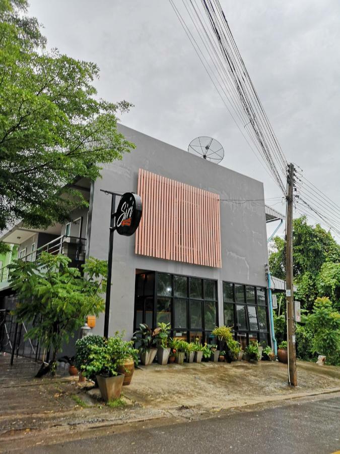 Siri Guesthouse @ Surat Thani Exterior photo